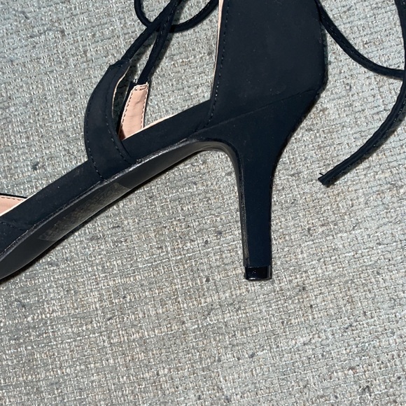 Women Pointy Toe Heels - Picture 4 of 7